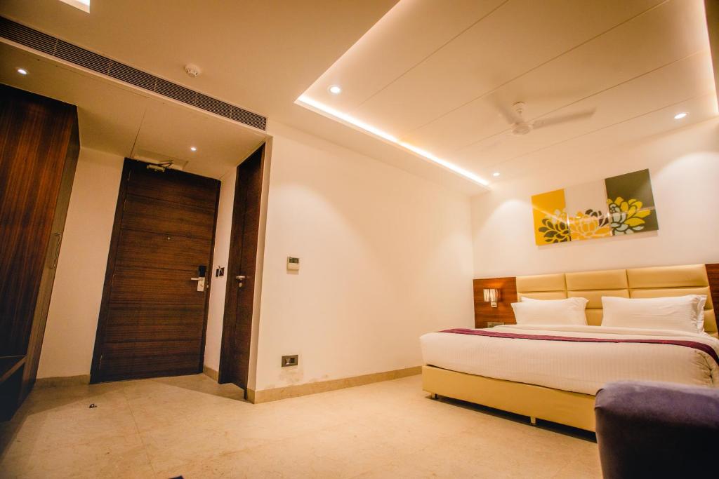 Двухместный (Superior Double Room with 10% discount on F&B), Hotel Ten Square, India