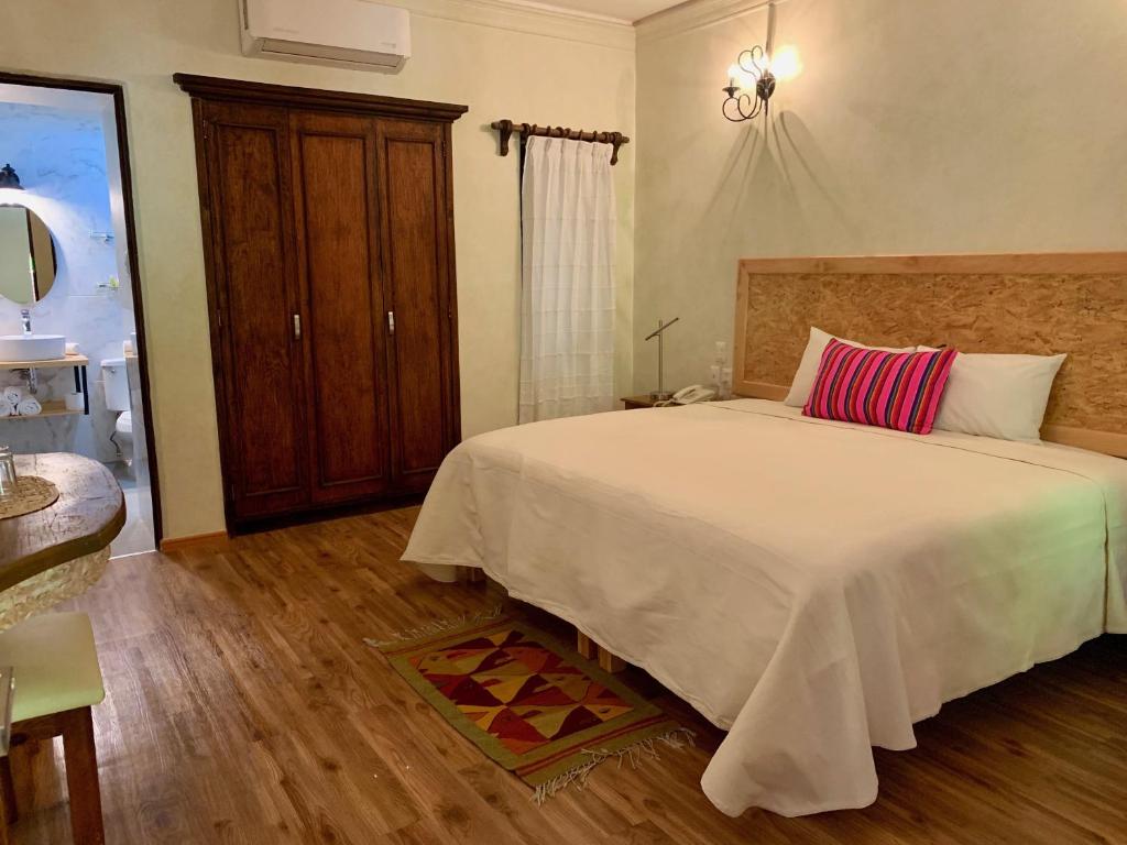 Двухместный (Номер с кроватью размера «king-size») отеля Hotel Trébol, Оахака-де-Хуарес