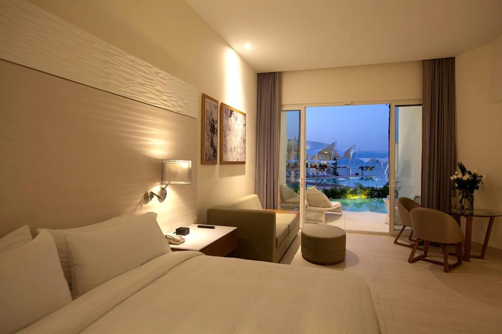 Двухместный (Полулюкс с собственным бассейном - рядом с океаном) курортного отеля Hilton Puerto Vallarta Resort - Все включено, Пуэрто-Вальярта