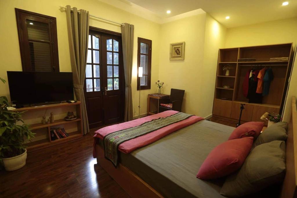 Двухместный (Двухместный номер эконом-класса с 1 кроватью) семейного отеля Hanoi Balcony Homestay, Ханой