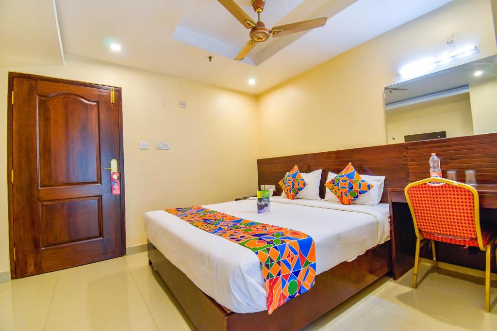 Двухместный ([Sanitised]Deluxe Room), FabHotel Deccan Heritage Abids