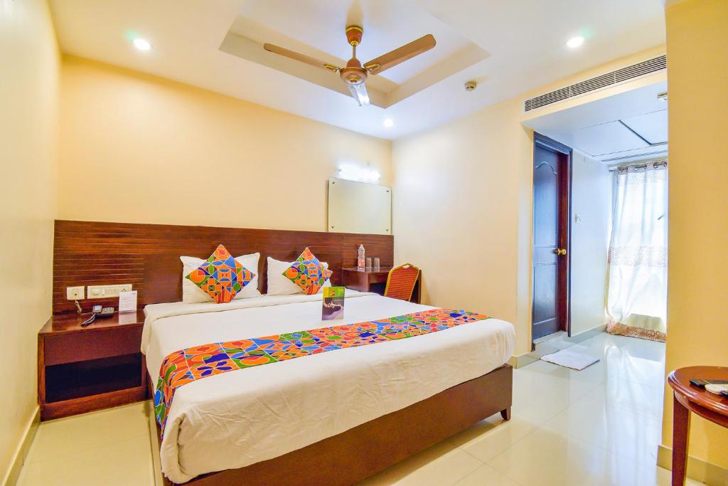 Двухместный ([Sanitised]Deluxe Room), FabHotel Deccan Heritage Abids