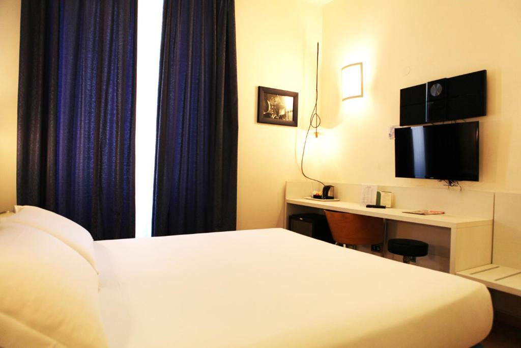 Двухместный (Двухместный номер эконом-класса с 1 кроватью) отеля Hotel Franklin Feel The Sound, Рим