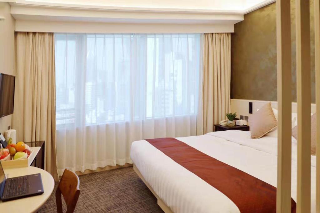Двухместный (Pacific Premier King Room) отеля South Pacific Hotel, Гонконг (город)