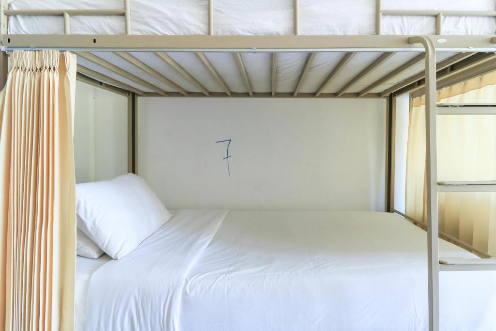 Номер (Спальное место на двухъярусной кровати в общем номере для женщин) хостела Margarita Surf Hostel, Чангу