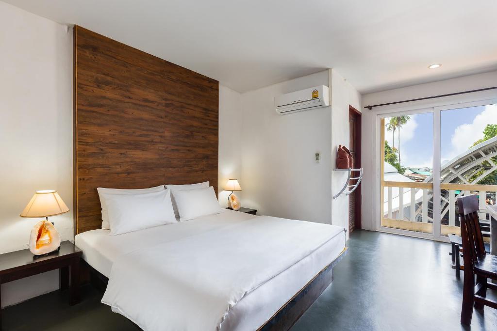 Двухместный (Двухместный номер с 1 кроватью и балконом) гостевого дома PP Insula, Пхи-Пхи