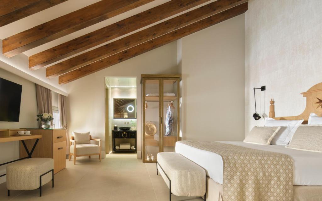 Двухместный (Двухместный номер Делюкс с 1 кроватью и доступом в спа-центр) отеля Hotel Antigua Palma - Casa Noble, Пальма-де-Майорка