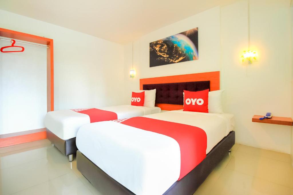 Двухместный (Улучшенный двухместный номер с 2 отдельными кроватями) отеля Pak-D Resort, Бангкок