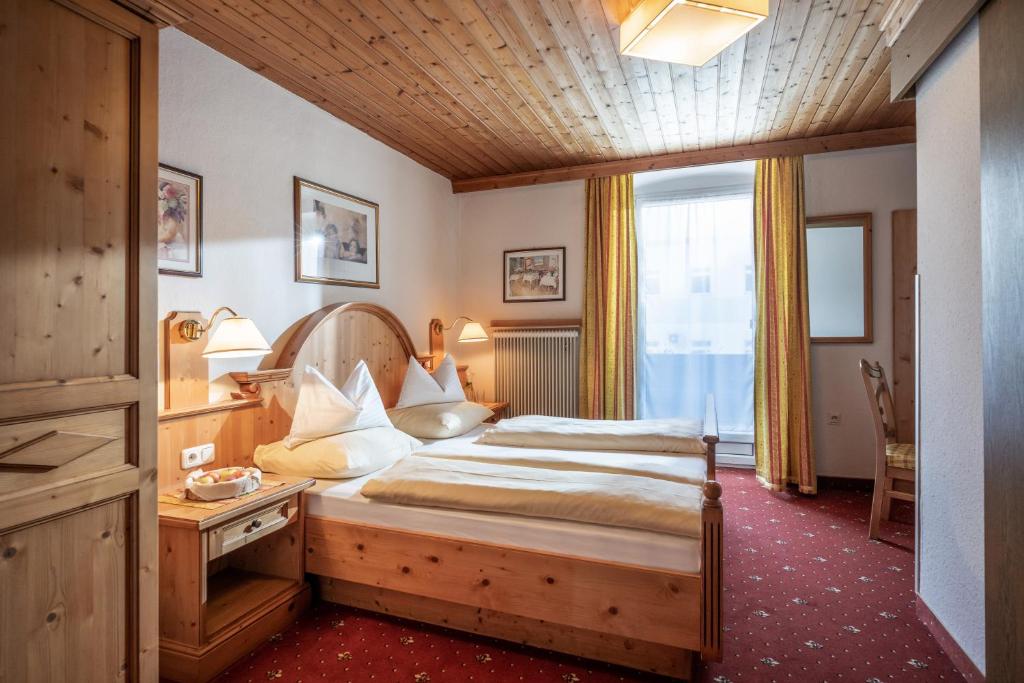 Двухместный (Двухместный номер «Комфорт» с 1 кроватью) отеля Gasthof Pension Tirolerhof, Альпбах
