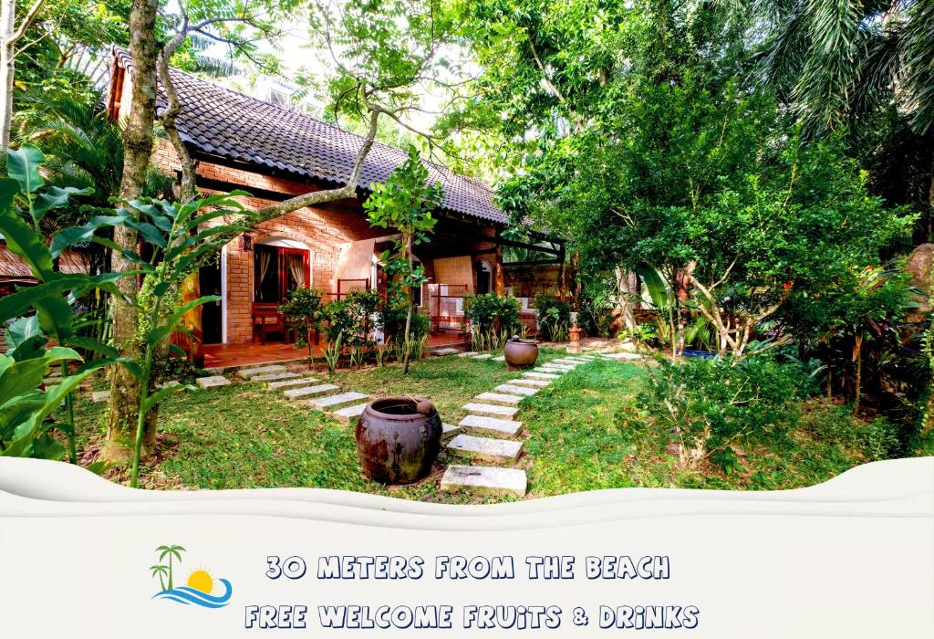 Двухместный (Улучшенный двухместный номер с 1 кроватью и видом на сад) курортного отеля Cocopalm Beach Resort & Spa, Дуонг-Донг