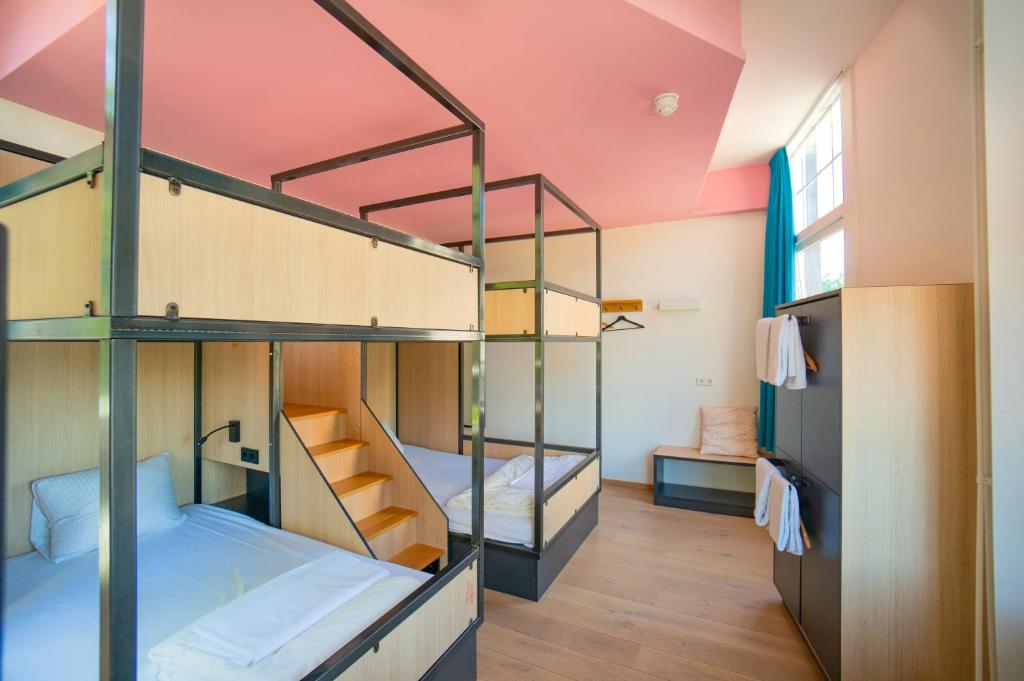 Четырехместный (Четырехместный номер «Комфорт») хостела Sparks Hostel, Роттердам