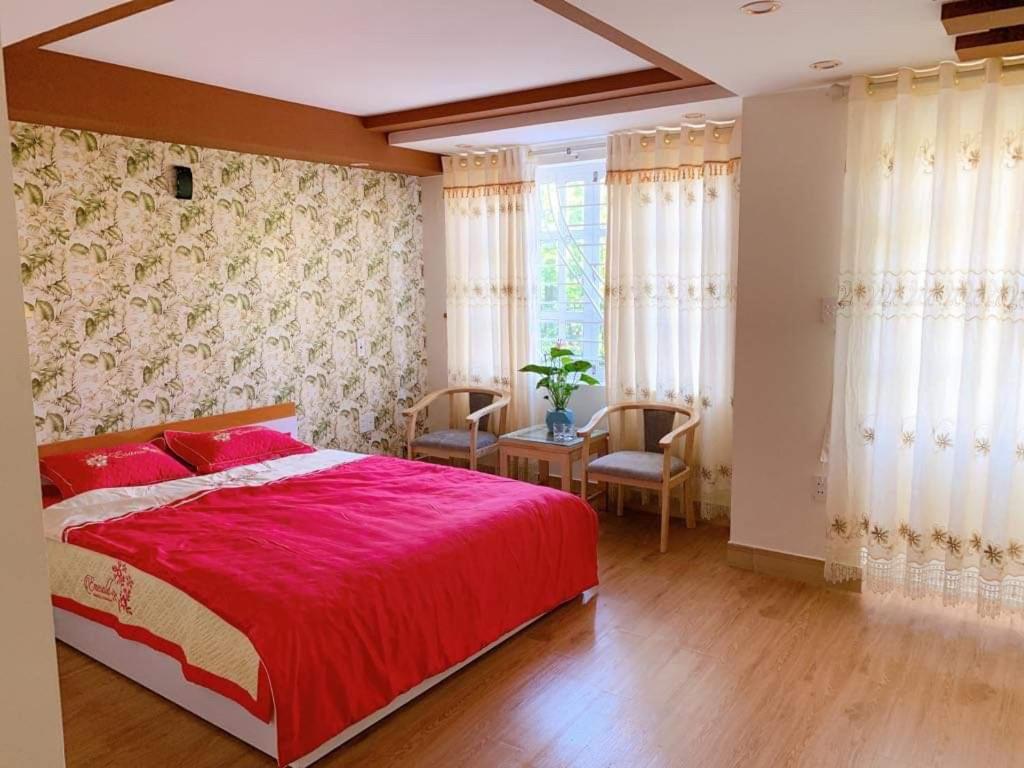 Двухместный (Двухместный номер Делюкс с 1 кроватью и балконом) отеля VanCao Green Homestay, Хайфон