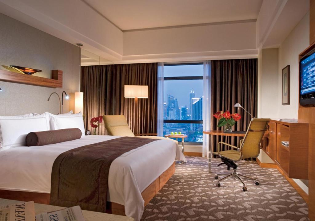 Двухместный (Номер «Премьер» с кроватью размера «king-size») отеля Swissôtel Grand Shanghai, Шанхай
