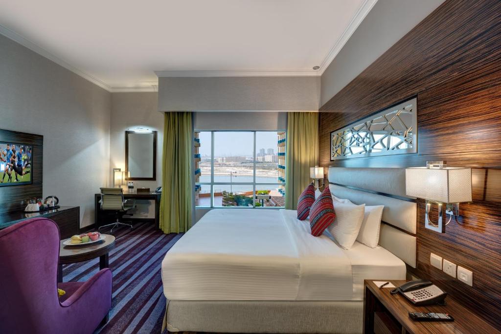 Двухместный (Номер Делюкс с кроватью размера «king-size») апарт-отеля Ghaya Grand Hotel, Дубай