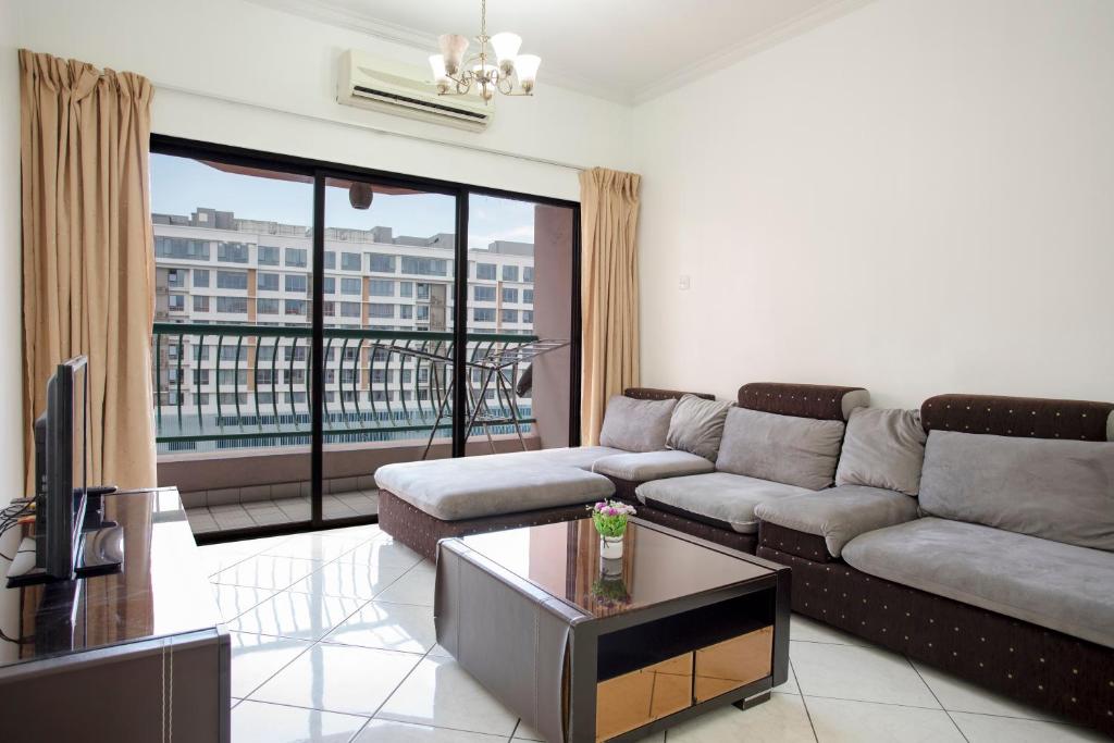 Апартаменты (Pool View Three-Bedroom Apartment), Marina Vacation Condos @ Marina Court Resort Condominium