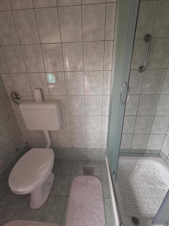 Трехместный (Трехместный номер с общей ванной комнатой) гостевого дома Guest House Accommodation Rupine, Премантура
