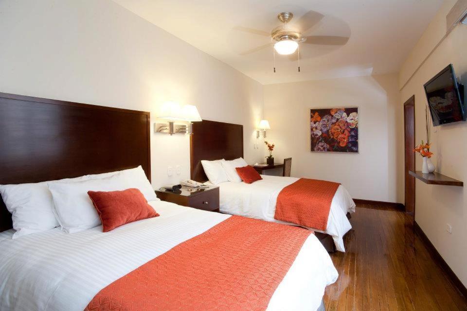 Двухместный (Двухместный номер с 2 двуспальными кроватями) отеля Hotel Plaza Chihuahua, Чиуауа