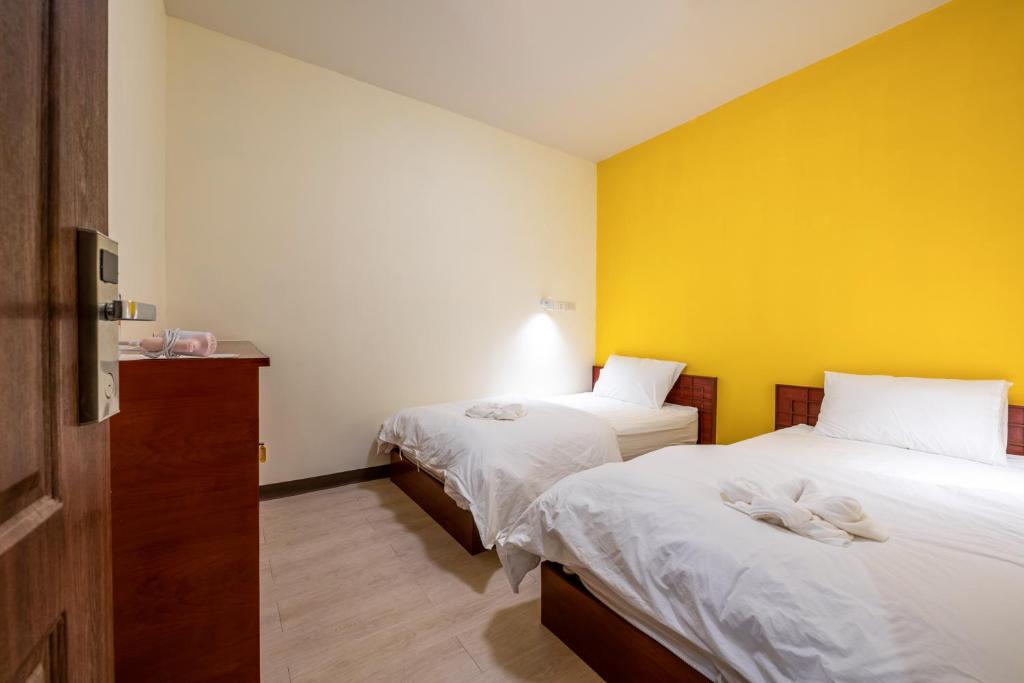Двухместный (Двухместный номер с 2 отдельными кроватями и общей ванной комнатой) хостела Scala Hostel, Бангкок