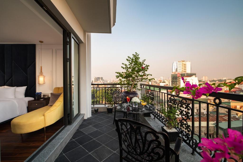 Сьюит (Soleil Suite Room with Balcony), Soleil Boutique Hotel Hanoi