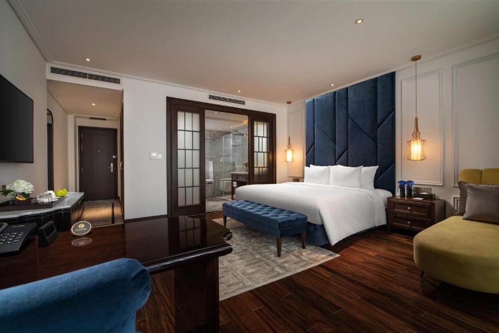 Сьюит (Soleil Suite Room with Balcony), Soleil Boutique Hotel Hanoi