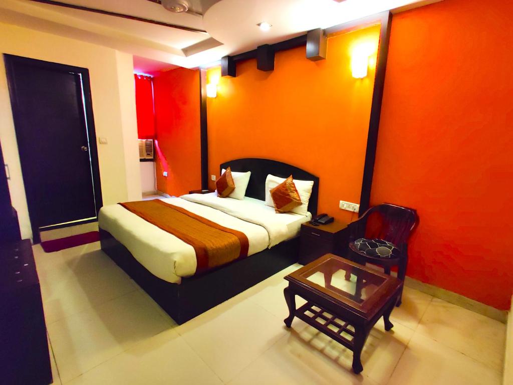 Двухместный (Двухместный номер Делюкс с 1 кроватью) отеля Hotel Unistar, Нью-Дели