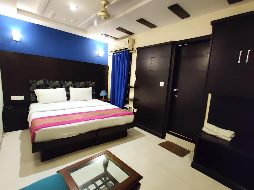Двухместный (Same day Room from 10AM to 6 PM ( check-in/check-out on same day)) отеля Hotel Unistar, Нью-Дели