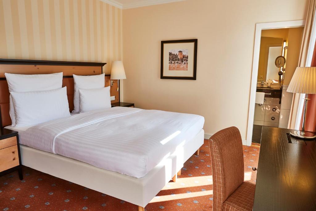 Двухместный (Улучшенный двухместный номер с 1 кроватью) отеля Steigenberger Grandhotel Belvedere, Давос