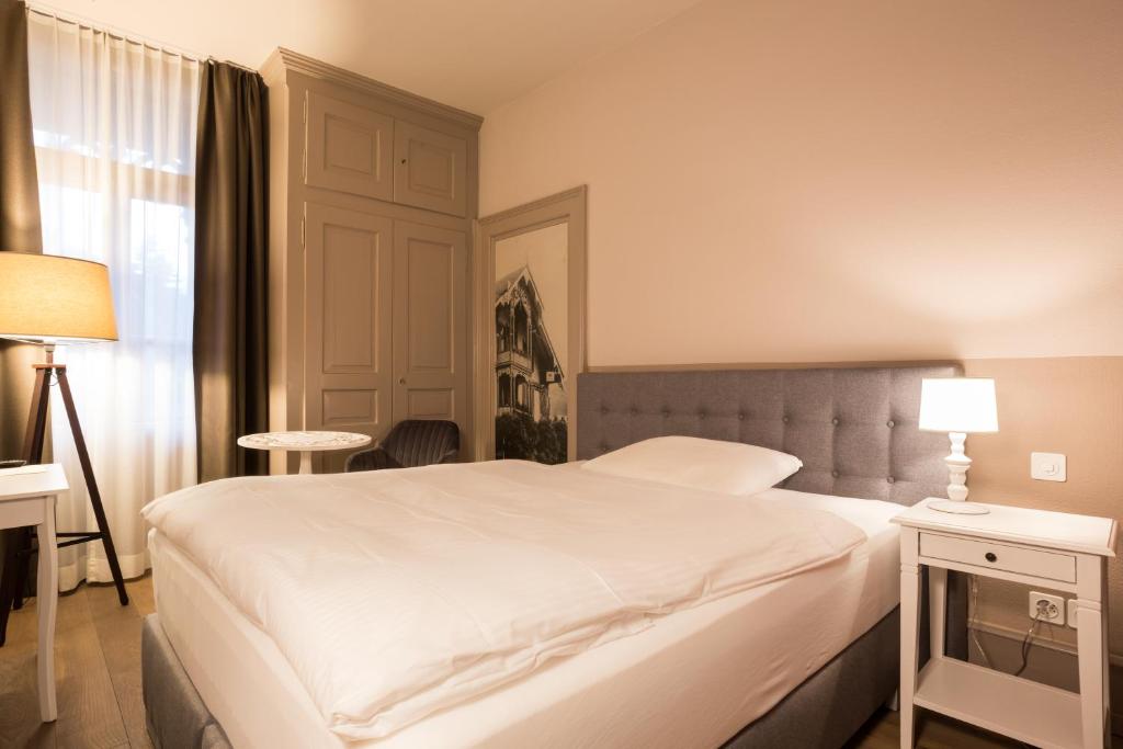Двухместный (с большой кроватью) отеля Hotel Emmental, Тун