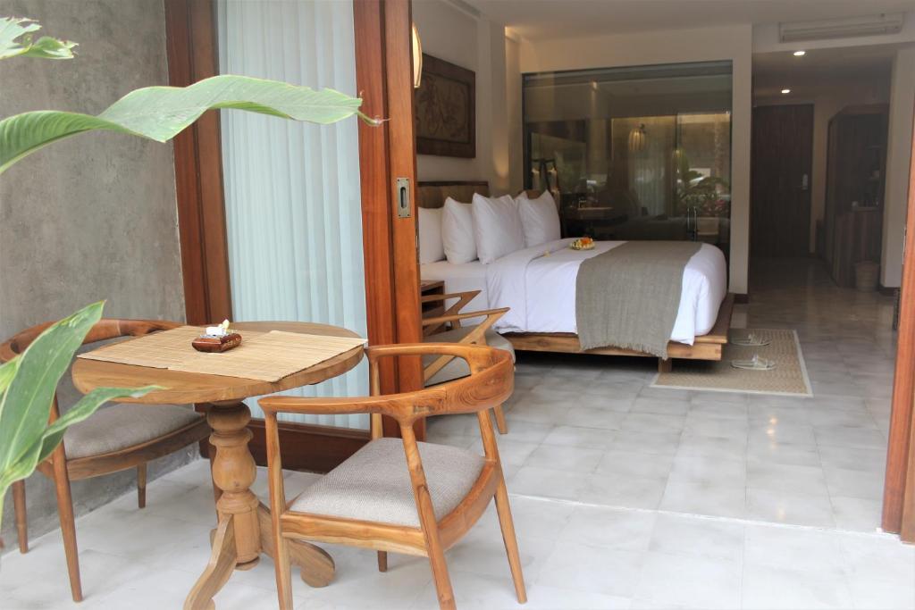 Сьюит (Люкс с видом на бассейн), Purana Suite Ubud