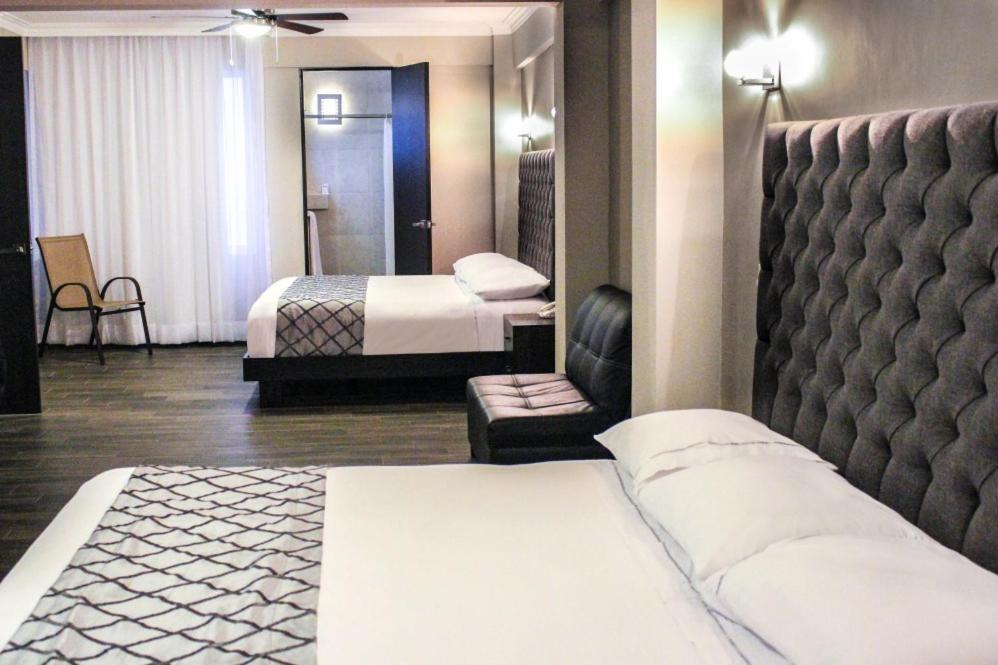 Двухместный (Улучшенный двухместный номер с 2 отдельными кроватями) отеля Hotel Señorial Platino, Леон (Штат Гуанахуато)