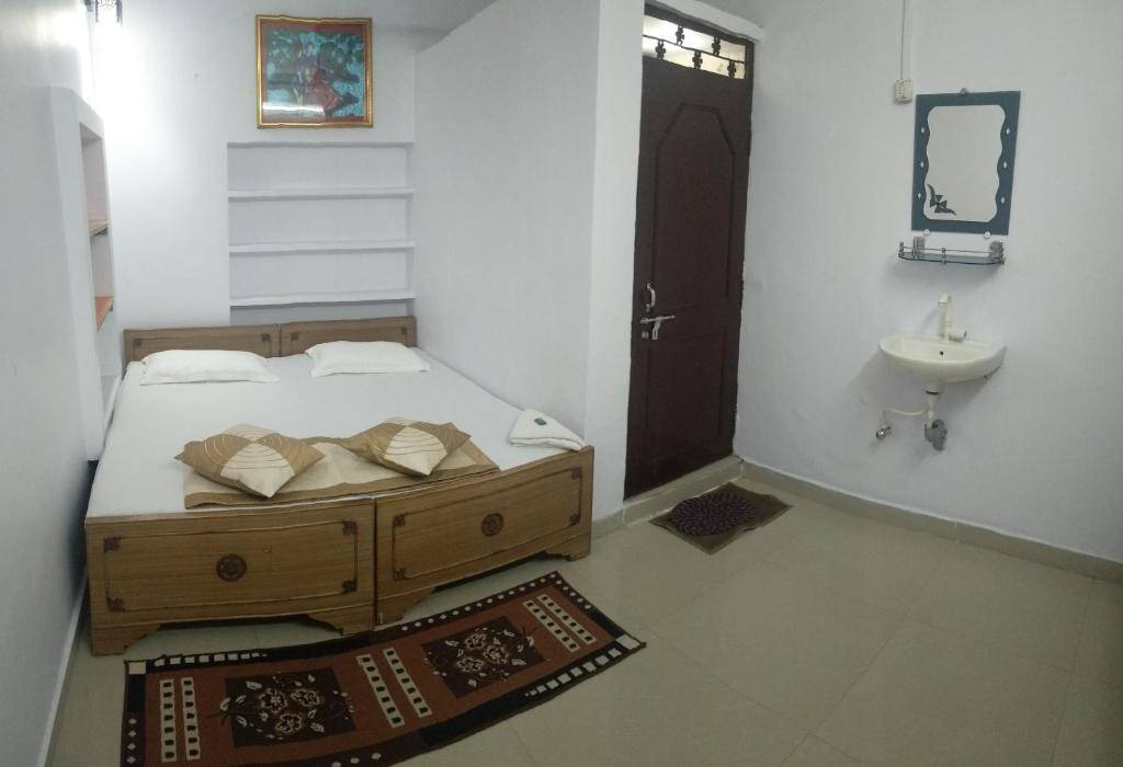 Двухместный (Двухместный номер с 1 кроватью и собственной ванной комнатой) гостевого дома Ganga Paying Guest House, Варанаси