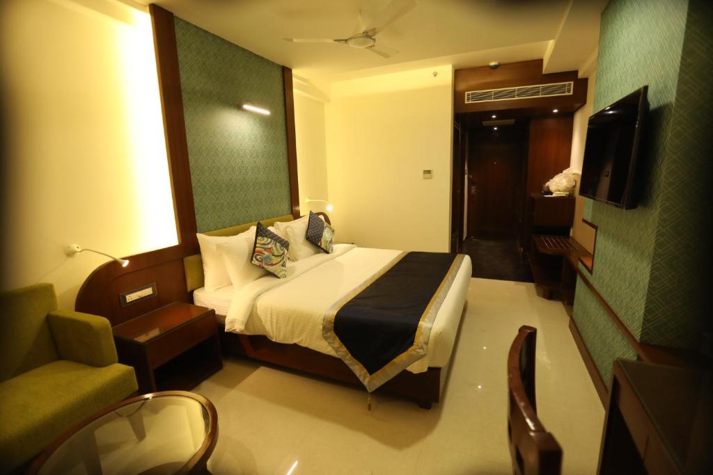 Двухместный (Двухместный номер Делюкс с 1 кроватью или 2 отдельными кроватями) отеля Hotel Pinnacle Gate, Варанаси