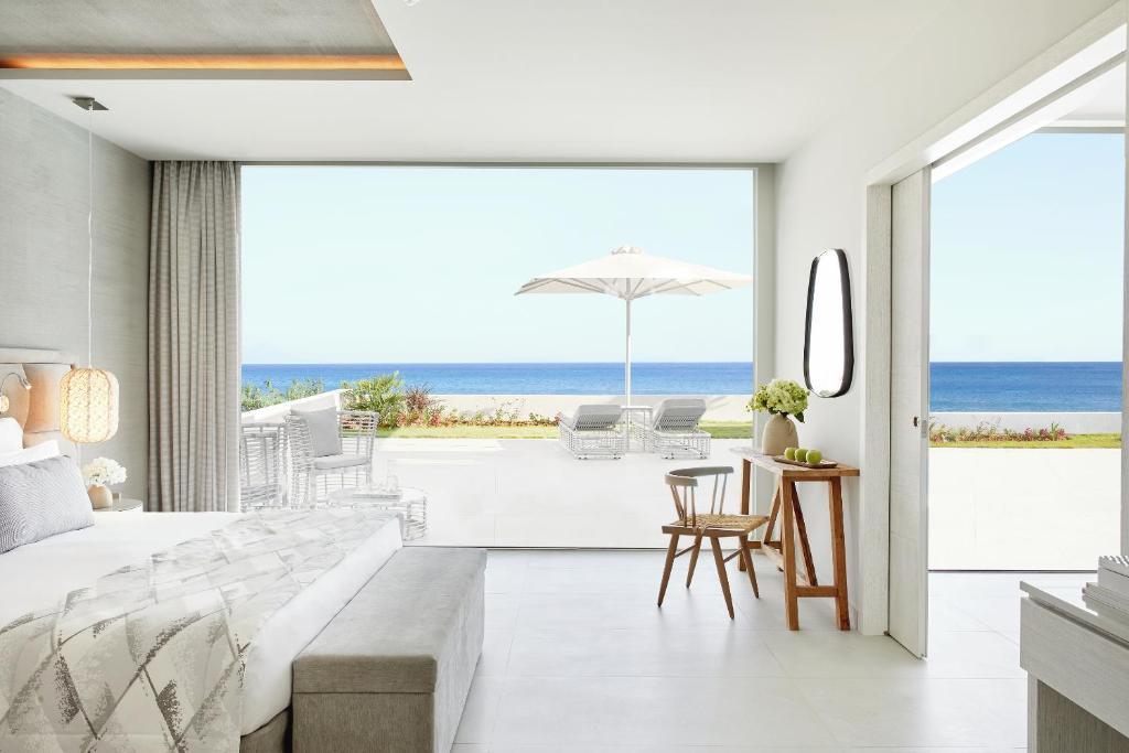 Сьюит (Бунгало Суперлюкс с 1 спальней рядом с пляжем (для 2 взрослых и 3 детей)) отеля Ikos Aria, Кефалос