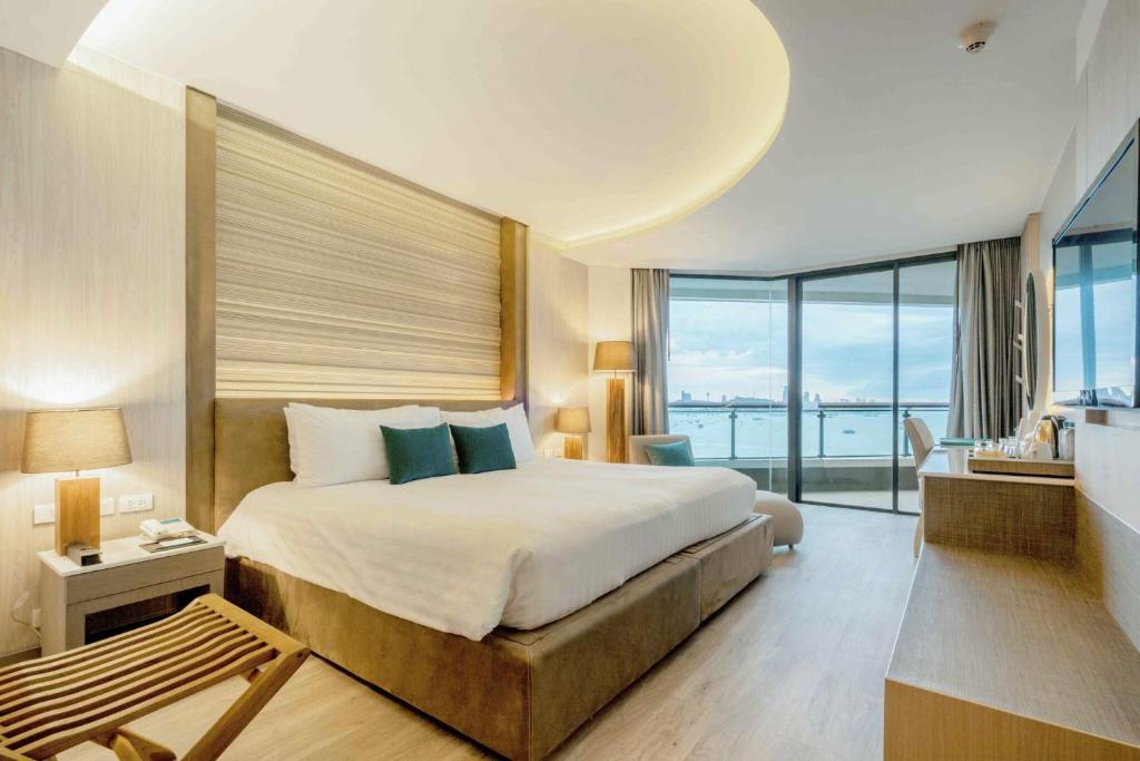 Двухместный (Двухместный номер Делюкс с 1 кроватью или 2 отдельными кроватями) отеля Cape Dara Resort, Паттайя