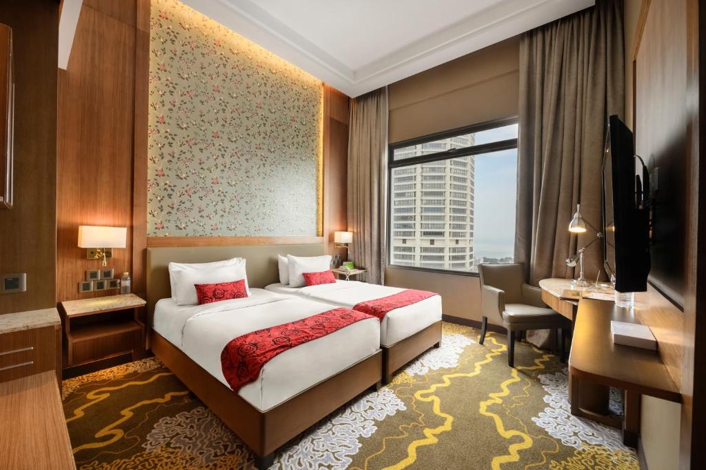 Сьюит (Представительский улучшенный двухместный номер с 2 отдельными кроватями) отеля The Wembley – A St Giles Hotel, Penang, Джорджтаун