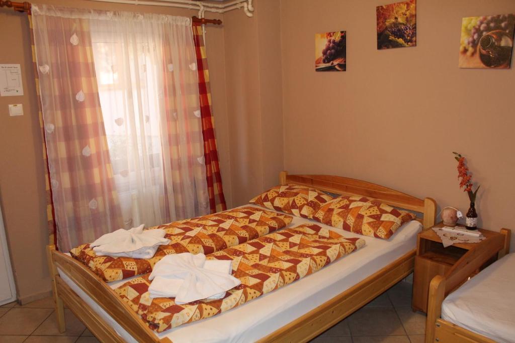 Двухместный (Стандартный двухместный номер с 1 кроватью или 2 отдельными кроватями) гостевого дома Kovács Guesthouse, Прайд
