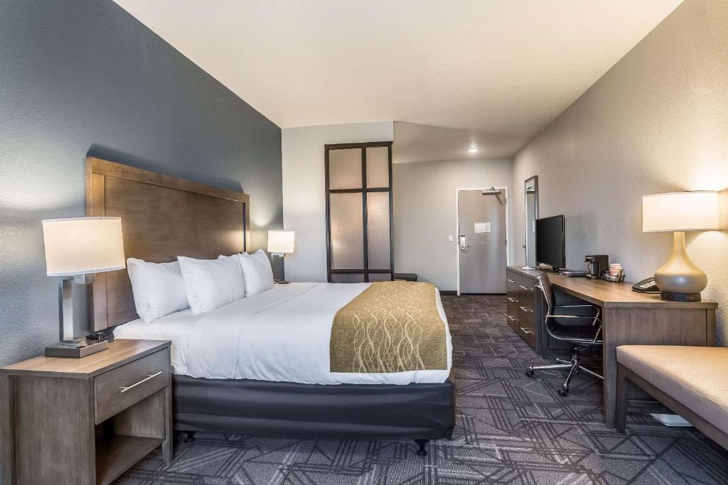 Сьюит (King Suite - Accessible/Non-Smoking), Comfort Inn & Suites Salt Lake City Airport