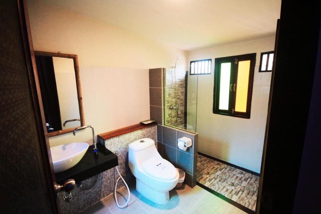 Двухместный (Улучшенный двухместный номер с 1 кроватью) курортного отеля Coco Cape Lanta Resort, Ко Ланта
