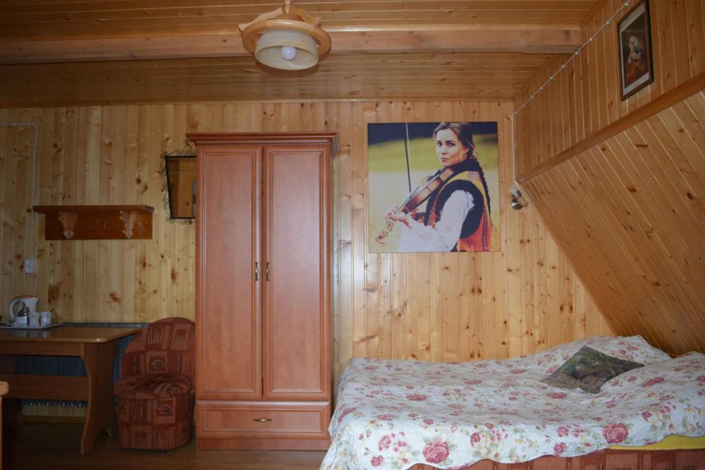 Двухместный (Двухместный номер с 1 кроватью или 2 отдельными кроватями и ванной комнатой) семейного отеля GÓROLIK u Kwietniów, Буковина-Татшаньска