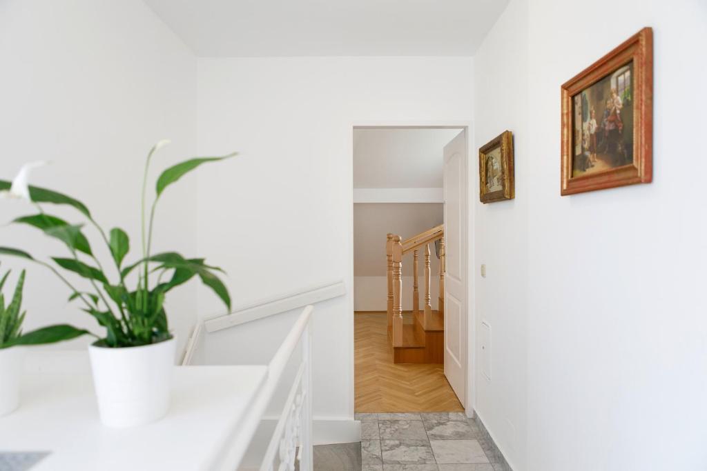 Апартаменты (Apartment - Split Level Classic Loft  28), Vienna-flats 13