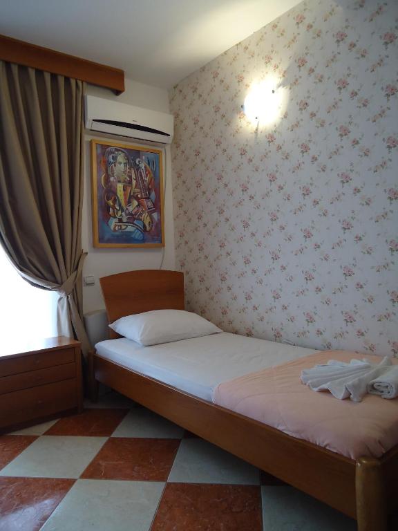 Двухместный (Двухместный номер с 2 отдельными кроватями, террасой и частичным видом на море) отеля Villa Gaga with balcony, Будва