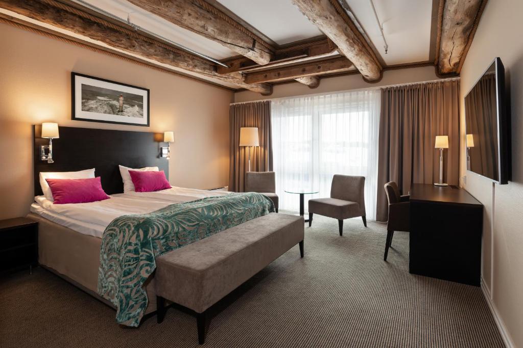 Двухместный (Улучшенный двухместный номер с 1 кроватью или 2 отдельными кроватями) отеля Quality Hotel Florø, Флоро