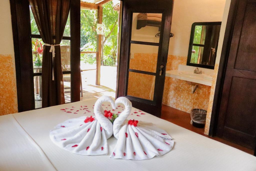 Двухместный (Двухместный номер с 1 кроватью и собственной ванной комнатой) парк-отеля Cabañas Kin Balam Palenque, Паленке