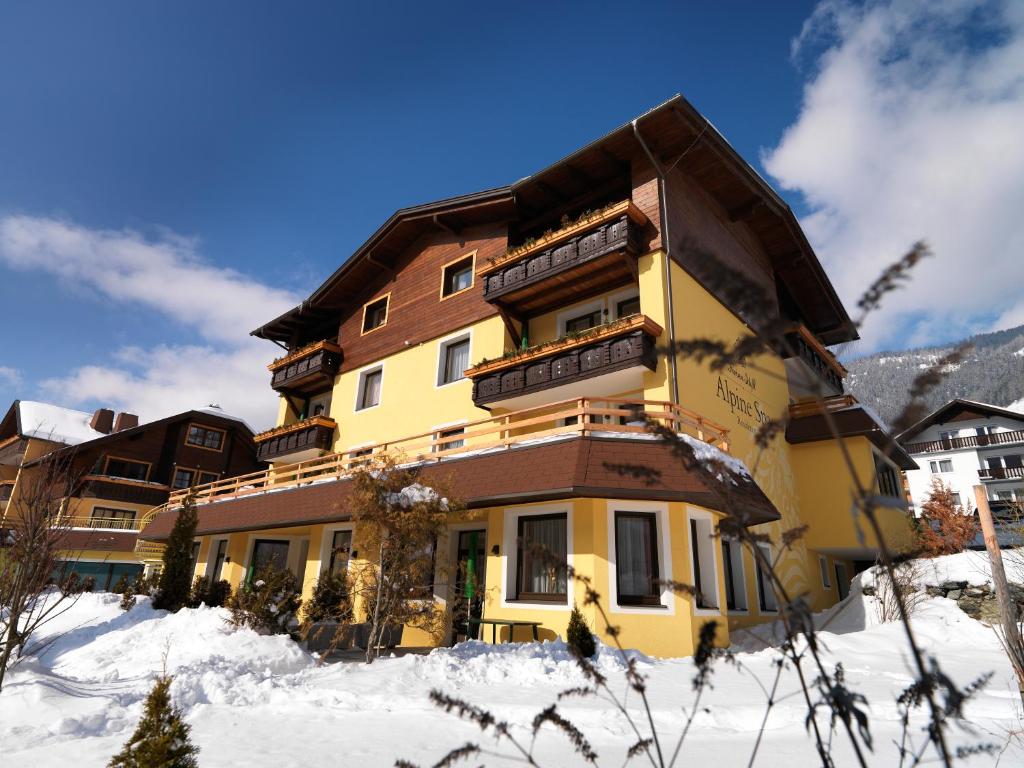 Апартаменты (Апартаменты с 2 спальнями) апарт-отеля Alpine Spa Residence, Бад-Клайнкирхайм