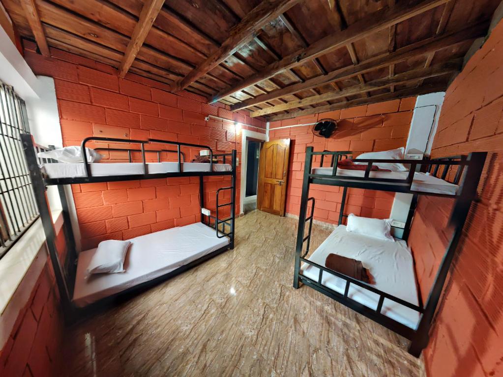 Номер (Кровать в общем 8-местном номере для мужчин и женщин), HosteLIT Gokarna - Backpacker Hostels