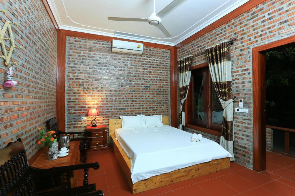 Двухместный (Улучшенный двухместный номер с 1 кроватью) семейного отеля Ninh Binh Family Homestay, Ниньбинь