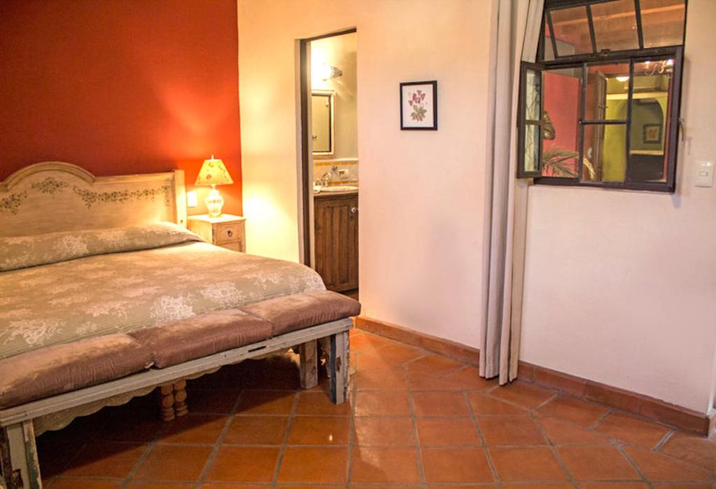 Двухместный (Номер Делюкс с кроватью размера «king-size») отеля Casa de la Mañana, Сан-Мигель-де-Альенде