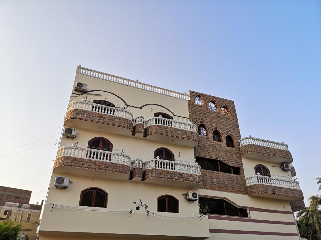 Апартаменты (Апартаменты-студио), Luxor Bella Vista Apartments and Hotel