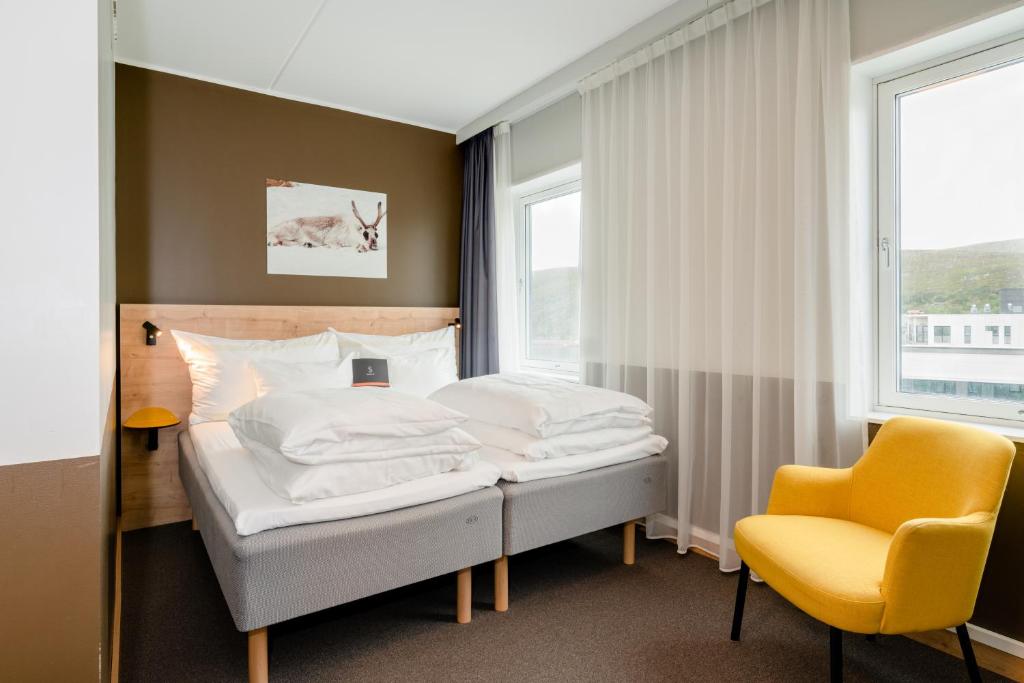Двухместный (Улучшенный двухместный номер с 2 отдельными кроватями) отеля Smarthotel Hammerfest, Хаммерфест