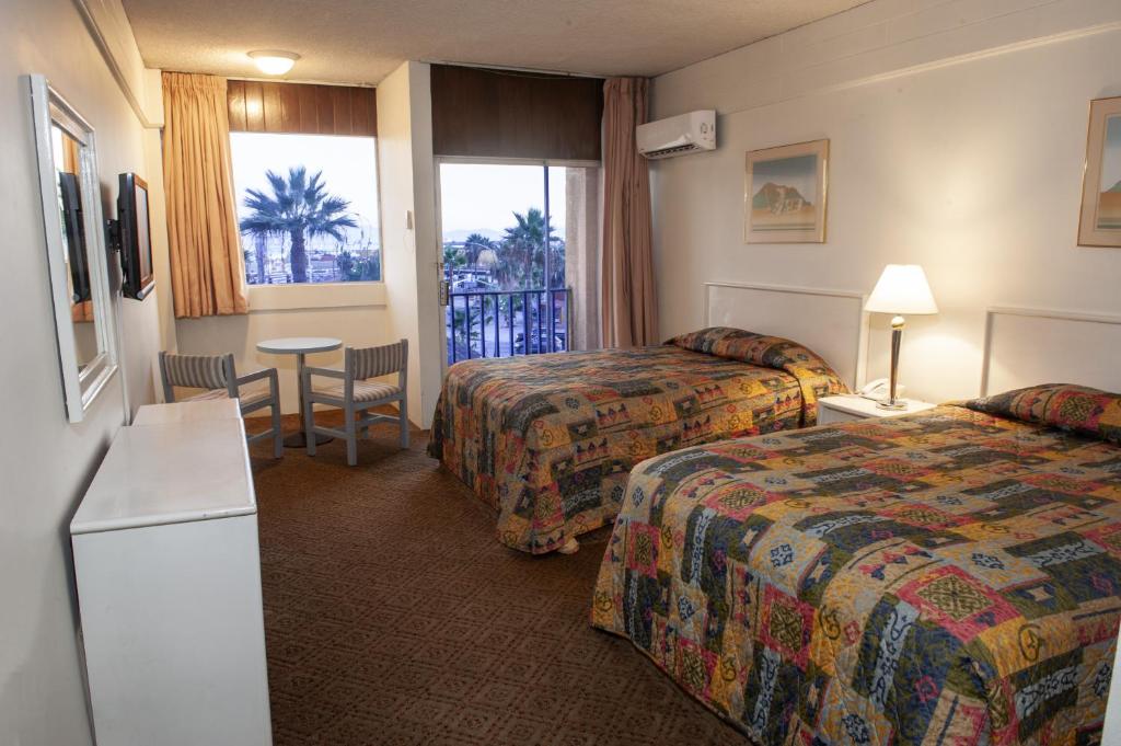Двухместный (Двухместный номер с 2 отдельными кроватями) отеля Hotel Villa Marina, Энсенада